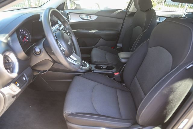 Used 2023 Kia Forte LXS w/ LXS Technology Package image 18