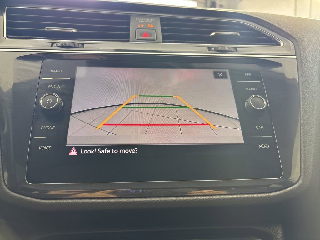 Used 2022 Volkswagen Tiguan SE R-Line image 25