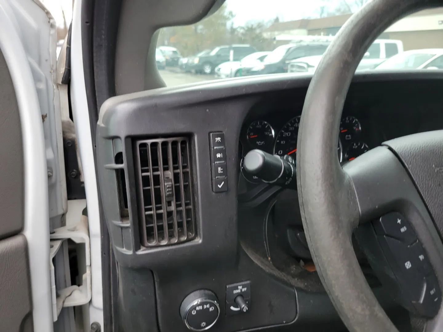 Used 2017 GMC Savana 3500 LS RWD image 15