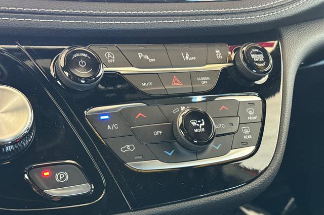 New 2026 Chrysler Pacifica Select image 18