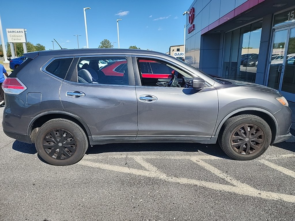 Used 2015 Nissan Rogue S AWD/4WD image 2