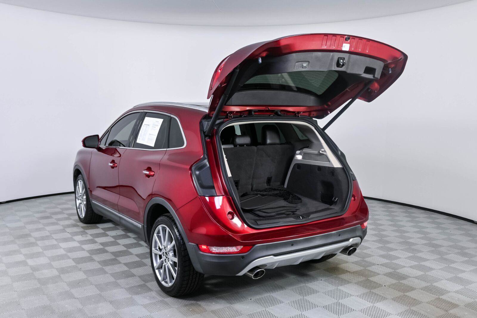 Used 2019 Lincoln MKC Reserve w/ MKC Technology Package FWD image 30