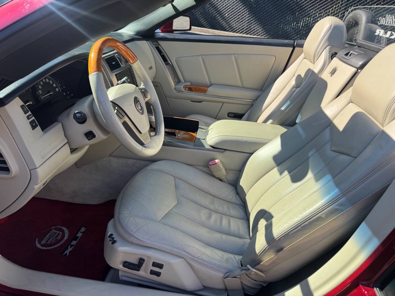 Used 2006 Cadillac XLR RWD image 11