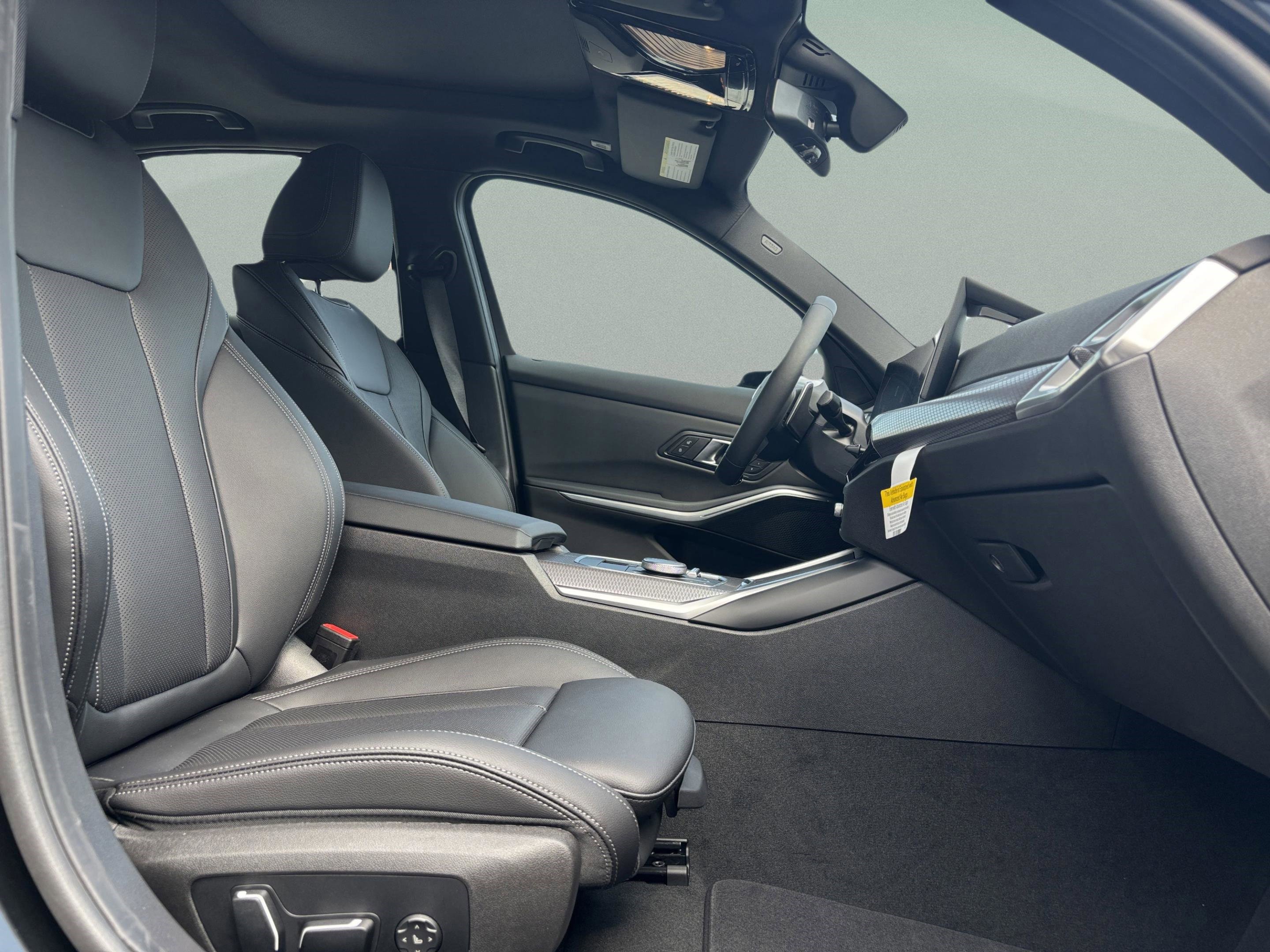 Used 2025 BMW 330i xDrive 330i xDrive image 24