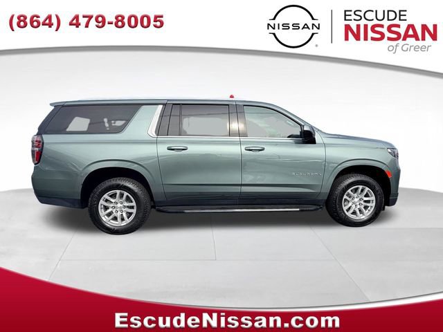 Used 2024 Chevrolet Suburban LT image 2