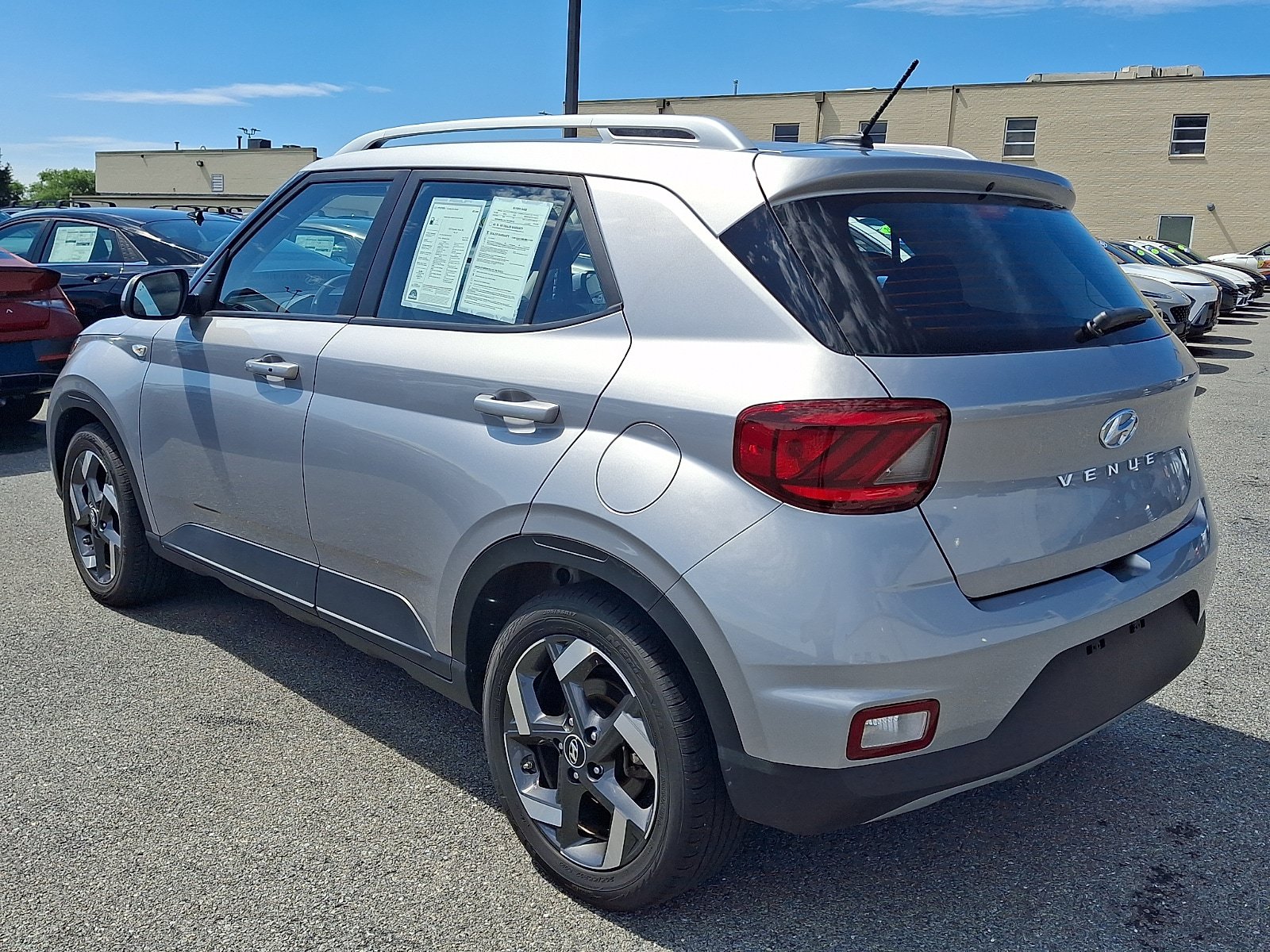 Certified 2025 Hyundai Venue SEL FWD image 7