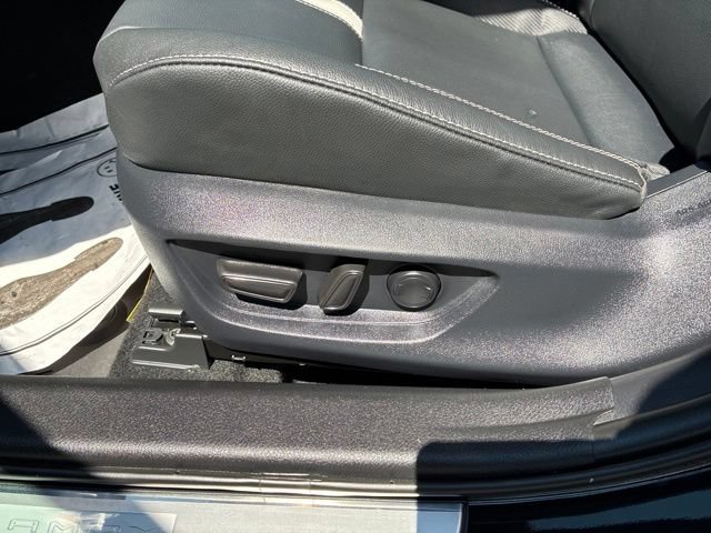 Used 2025 Toyota Camry SE FWD image 13