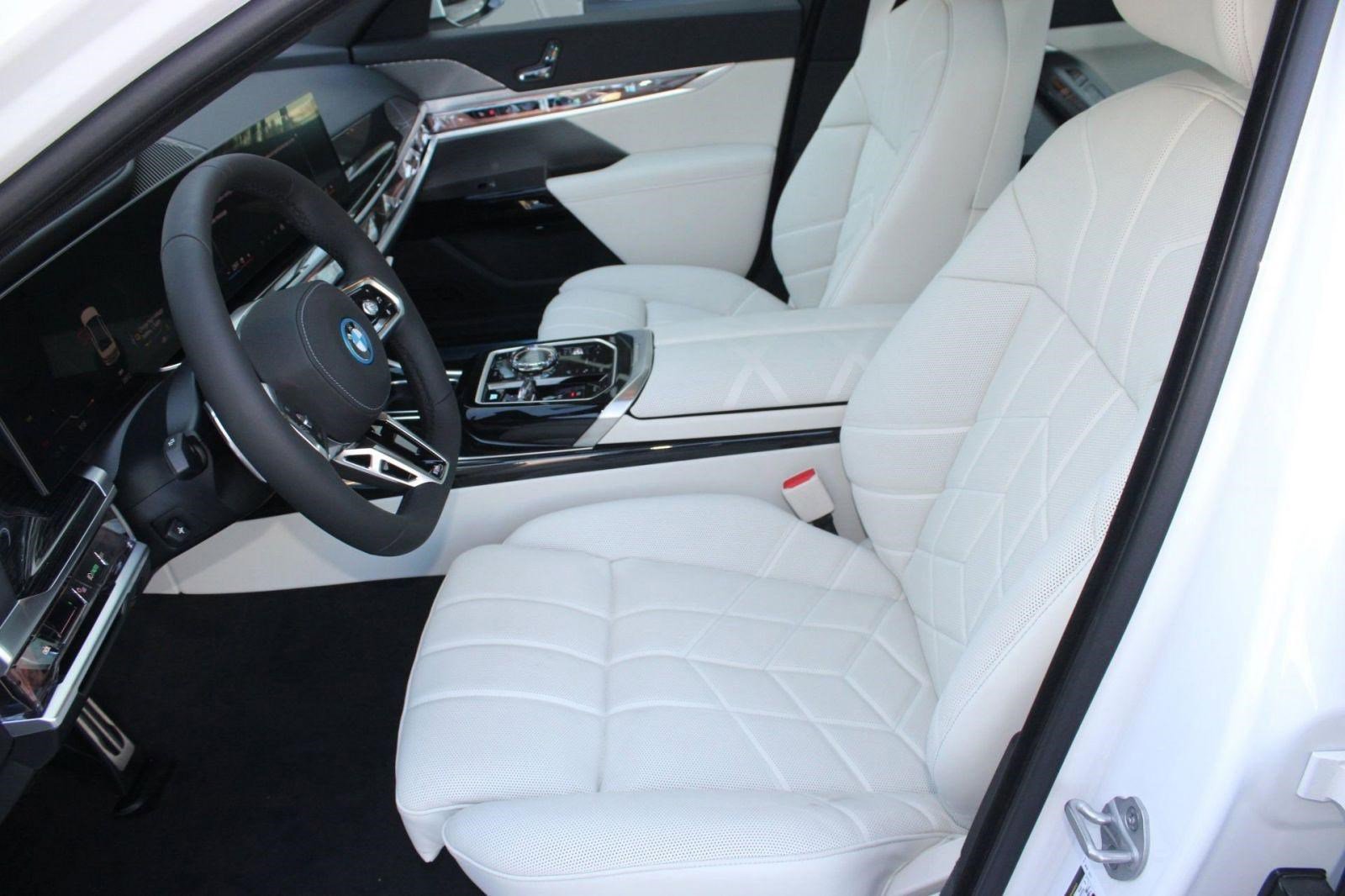 Used 2026 BMW i7 eDrive50 image 5