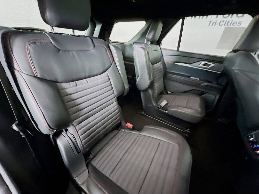 New 2026 Ford Explorer ST-Line w/ ST-Line Street Pack image 17