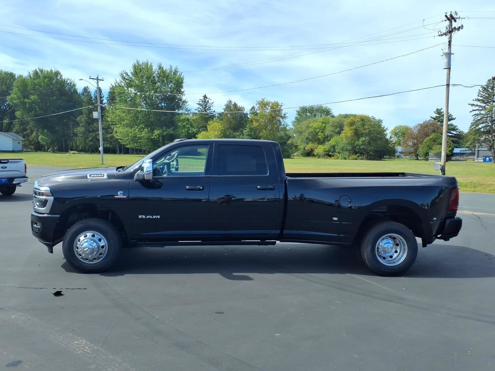 New 2027 RAM 3500 Laramie AWD/4WD image 2