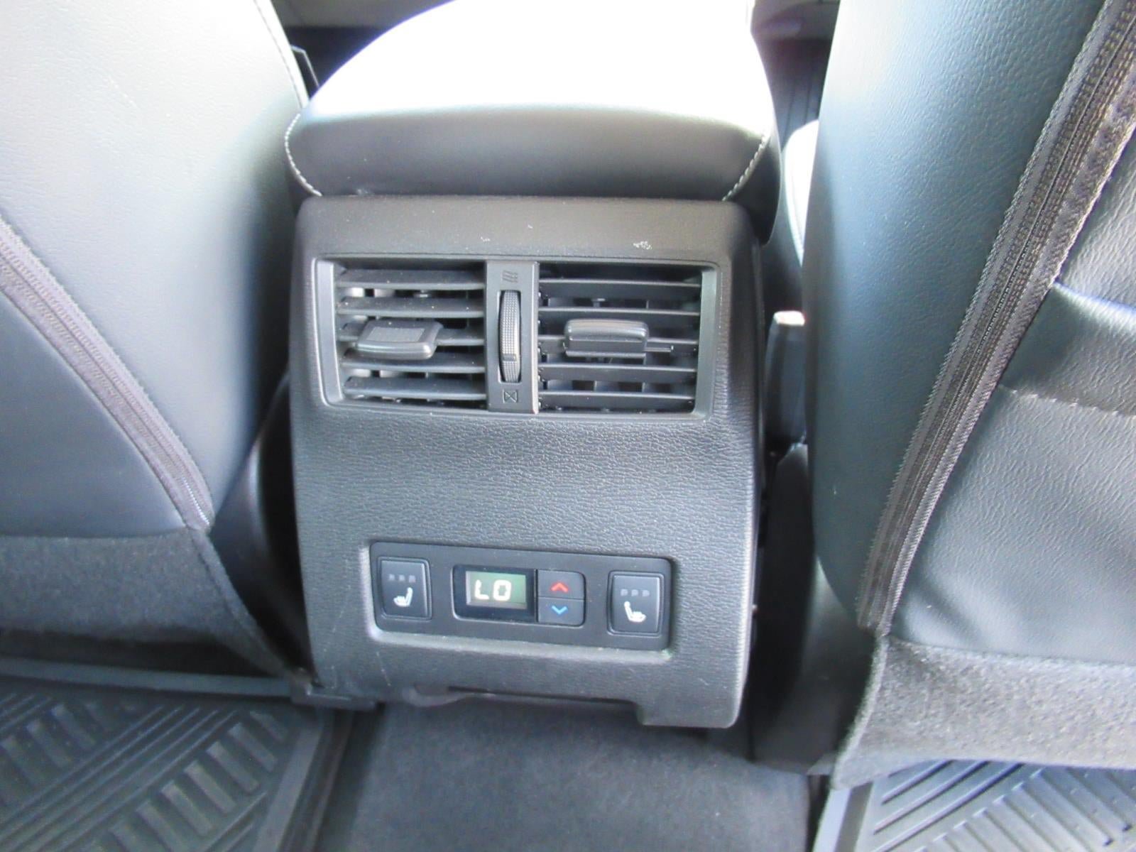 Used 2023 Mitsubishi Outlander SEL FWD image 29