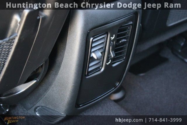 Used 2022 Dodge Durango SXT image 33