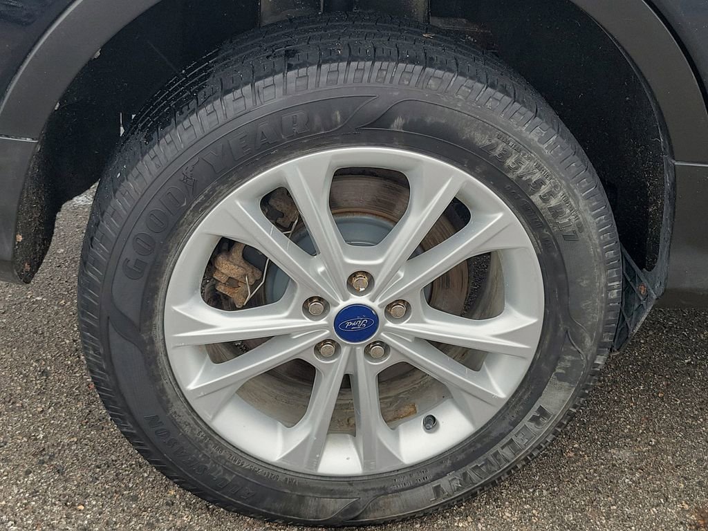 Used 2017 Ford Escape SE w/ Equipment Group 201A image 35