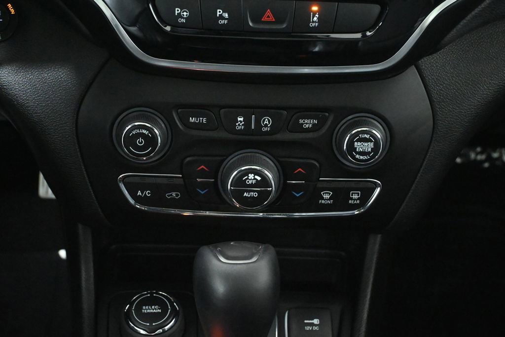 Used 2021 Jeep Cherokee Limited w/ Elite Package image 23