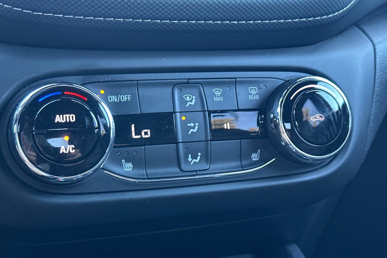 Used 2023 Chevrolet TrailBlazer ACTIV w/ Sun and Liftgate Package FWD image 31