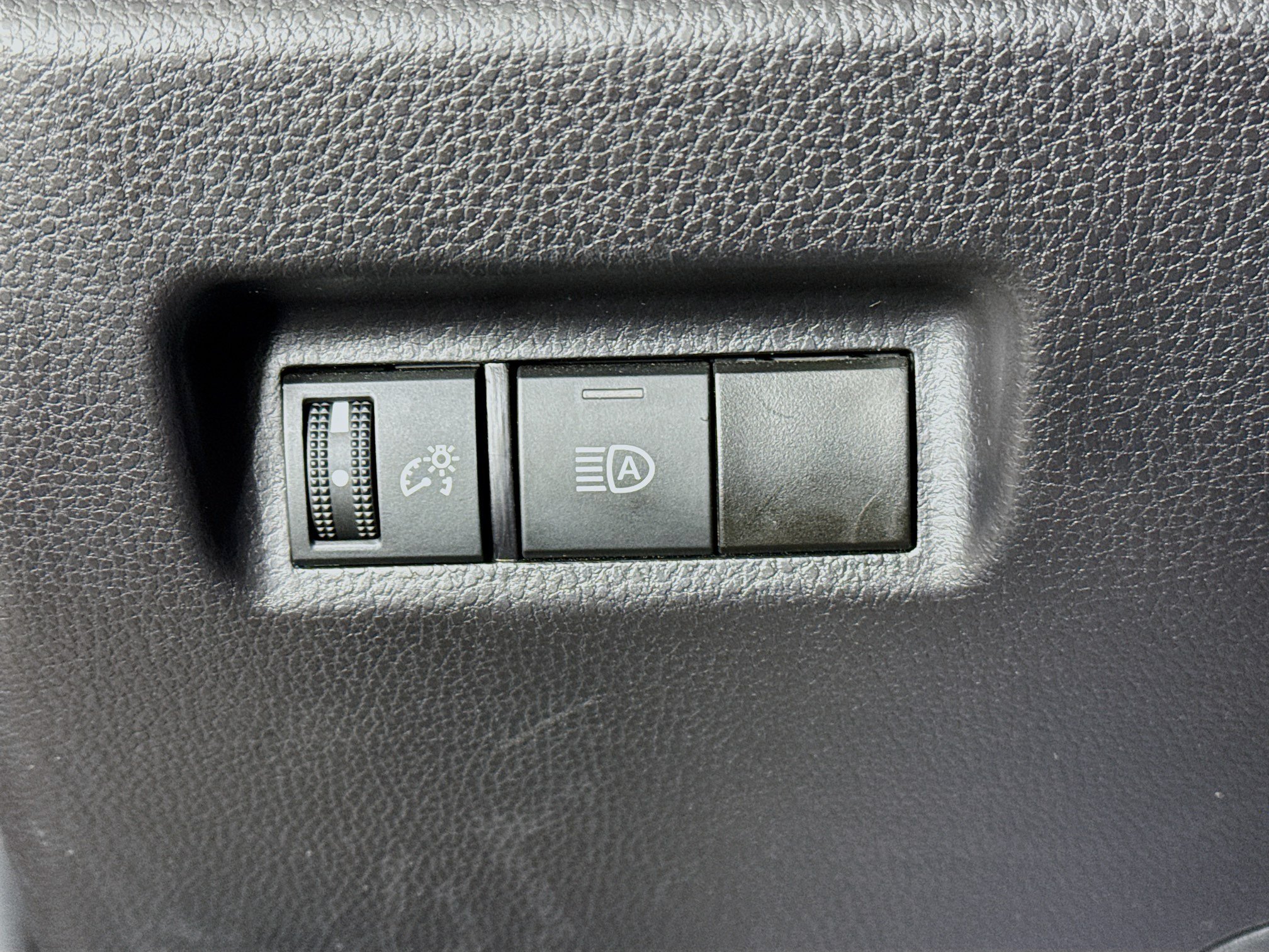 Certified 2025 Toyota RAV4 LE AWD/4WD image 10