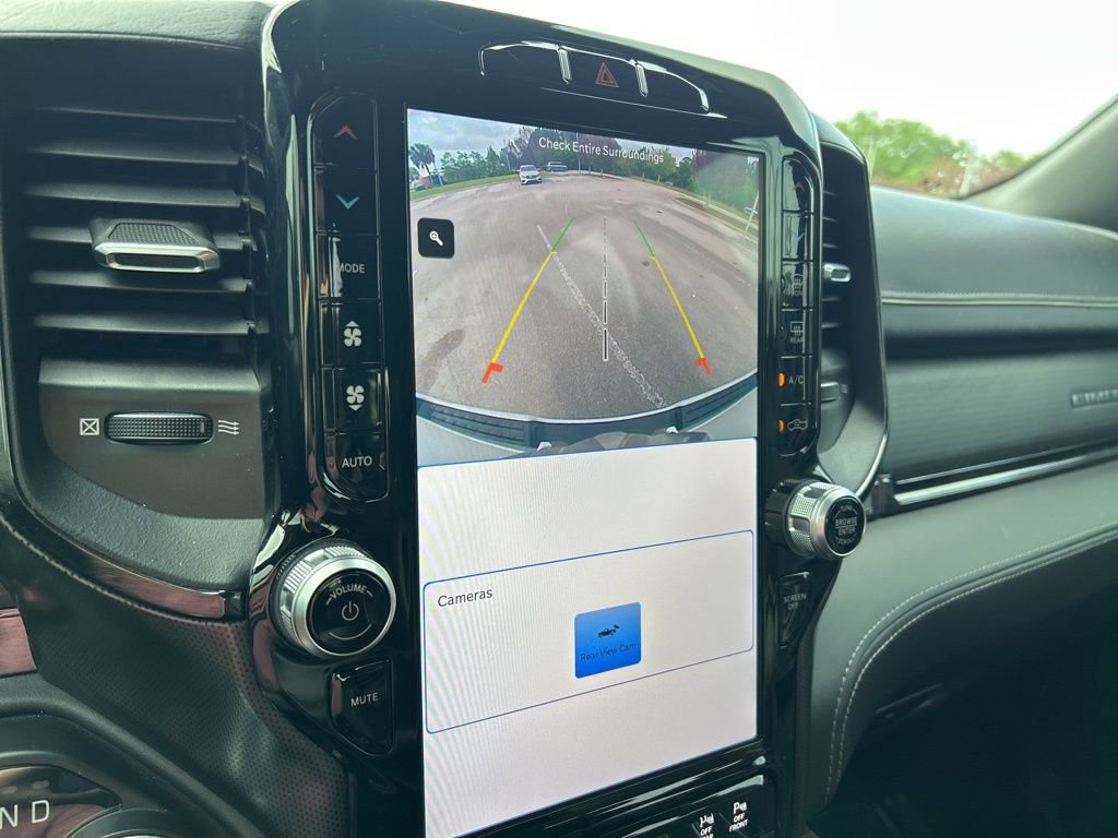 Used 2022 RAM 1500 Limited w/ Bed Utility Group image 32