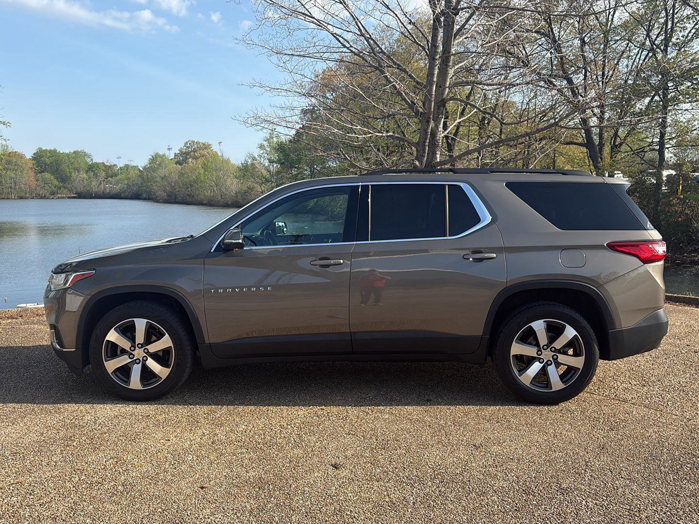Used 2020 Chevrolet Traverse LT w/ LT Premium Package image 10