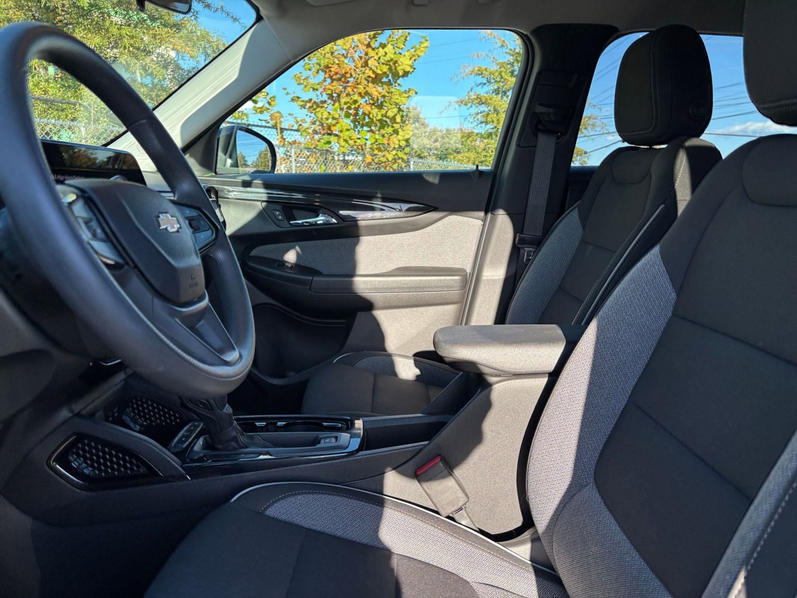 Used 2025 Chevrolet TrailBlazer LT image 24