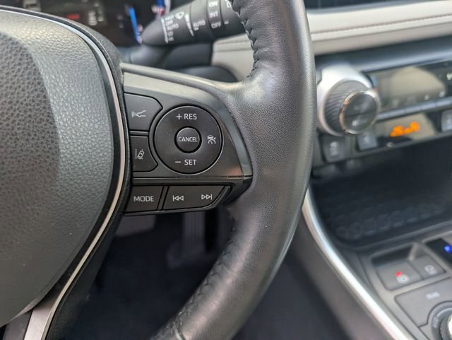 Used 2023 Toyota RAV4 XLE Premium image 18