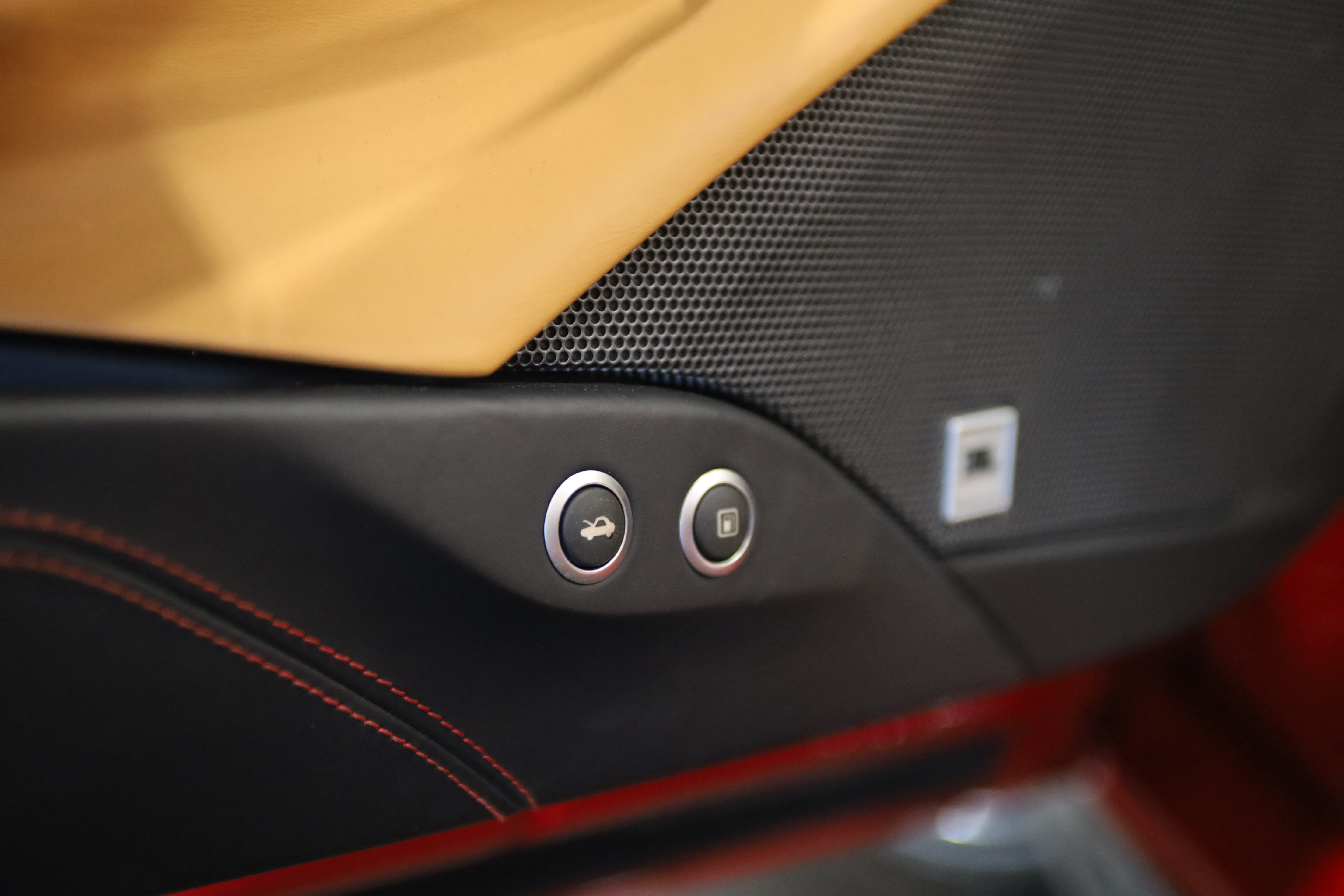 Used 2019 Ferrari 488 Spider RWD image 15