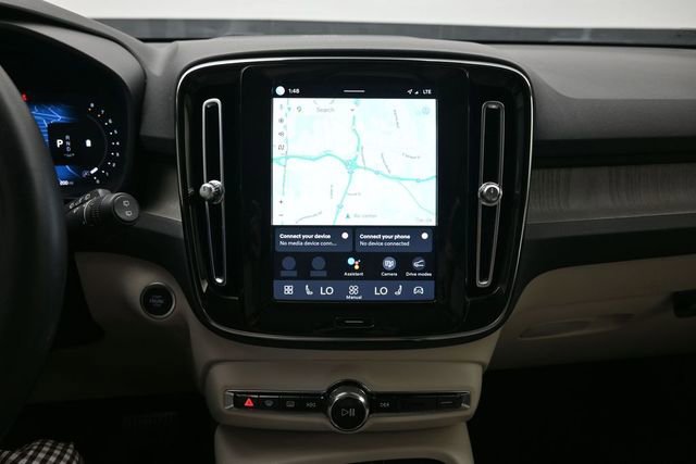 Used 2023 Volvo XC40 B5 Plus w/ Driver Assist Package AWD/4WD image 13