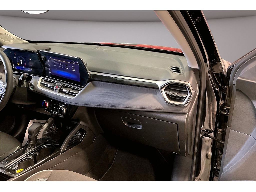 Used 2025 Chevrolet TrailBlazer LT FWD image 18