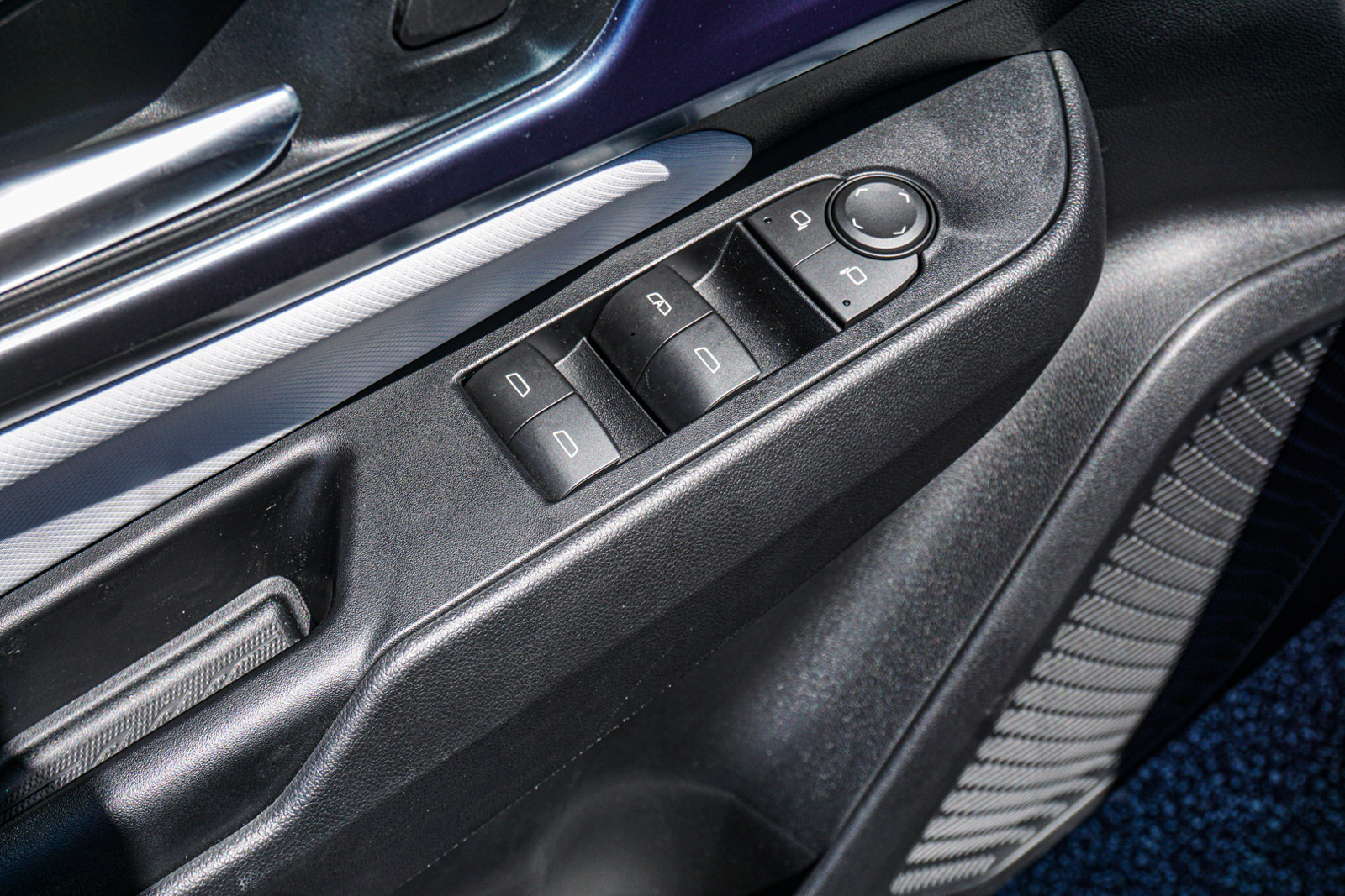 New 2026 Chevrolet Equinox EV LT FWD image 45