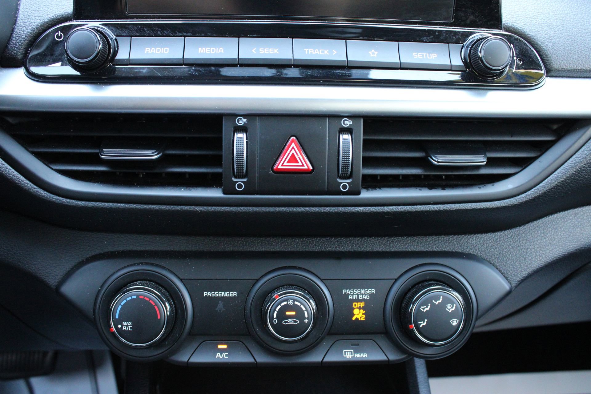 Used 2024 Kia Forte LXS image 31