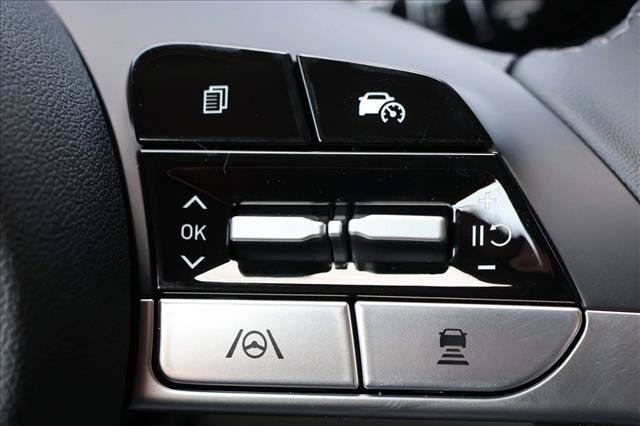 New 2026 Hyundai Elantra Limited FWD image 16