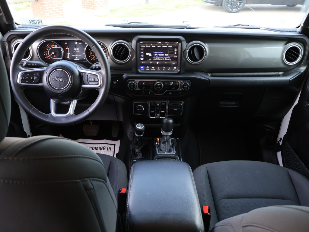Used 2023 Jeep Wrangler Unlimited Sahara AWD/4WD image 12