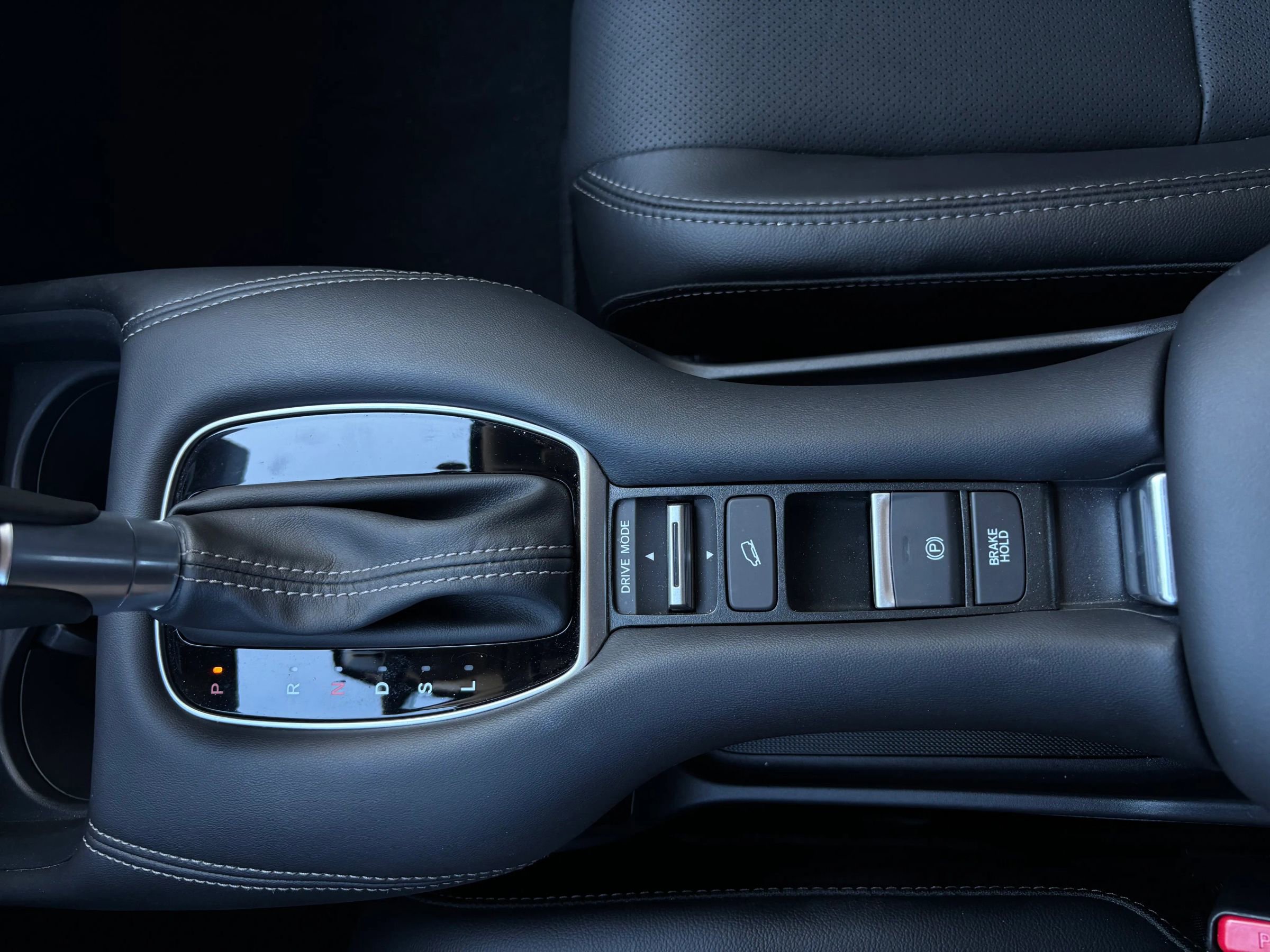 Used 2025 Honda HR-V EX-L image 10