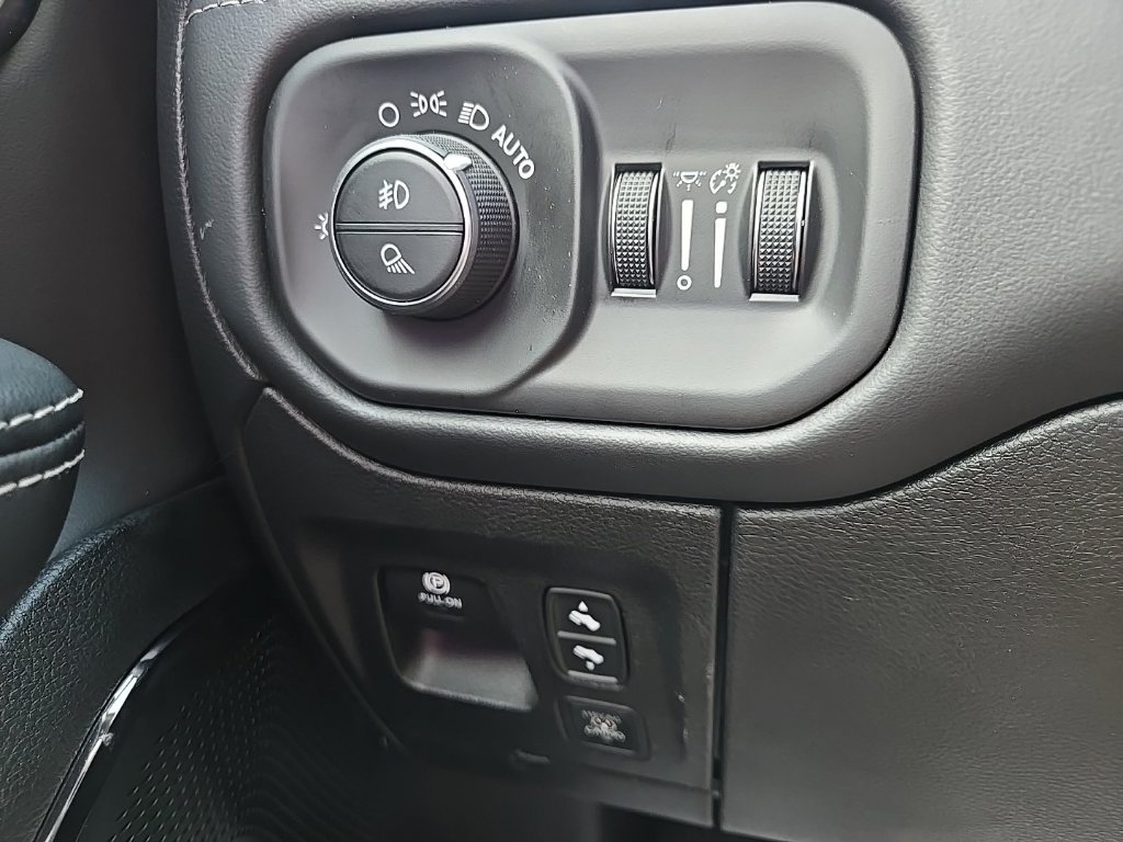 Used 2026 RAM 1500 Limited AWD/4WD image 15