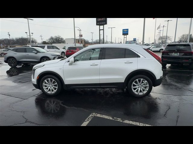 Certified 2023 Cadillac XT4 Luxury w/ Cold Weather Package image 5