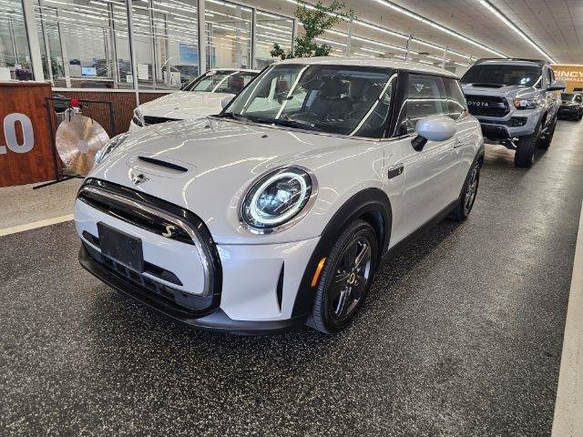 Used 2022 MINI Cooper SE FWD image 1
