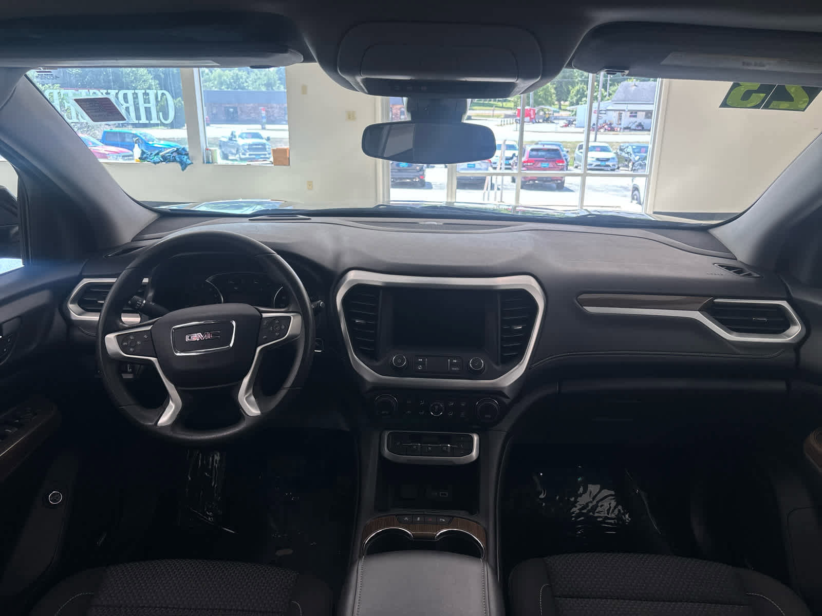 Used 2023 GMC Acadia SLE w/ Driver Convenience Package image 25