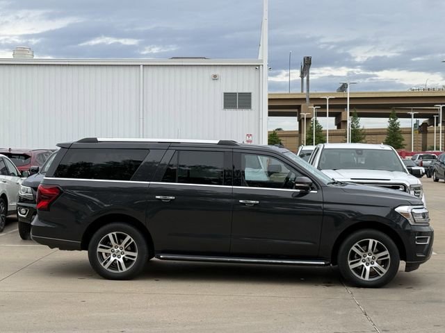 Used 2022 Ford Expedition Max Limited RWD image 3