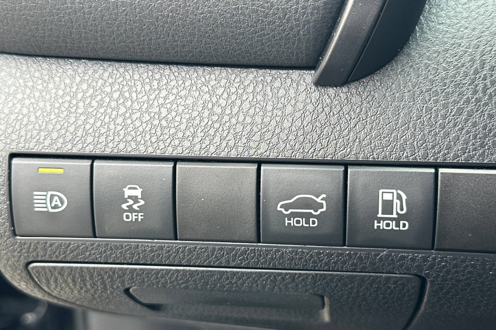 Used 2019 Toyota Camry LE FWD image 28