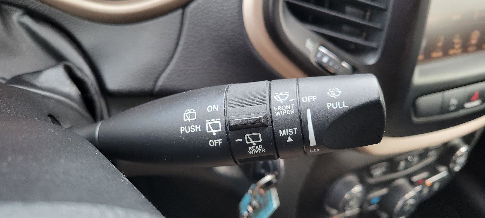 Used 2015 Jeep Cherokee Latitude image 14