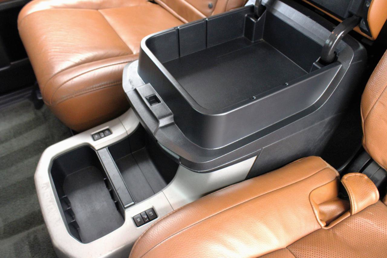 Used 2008 Toyota Sequoia Platinum image 39