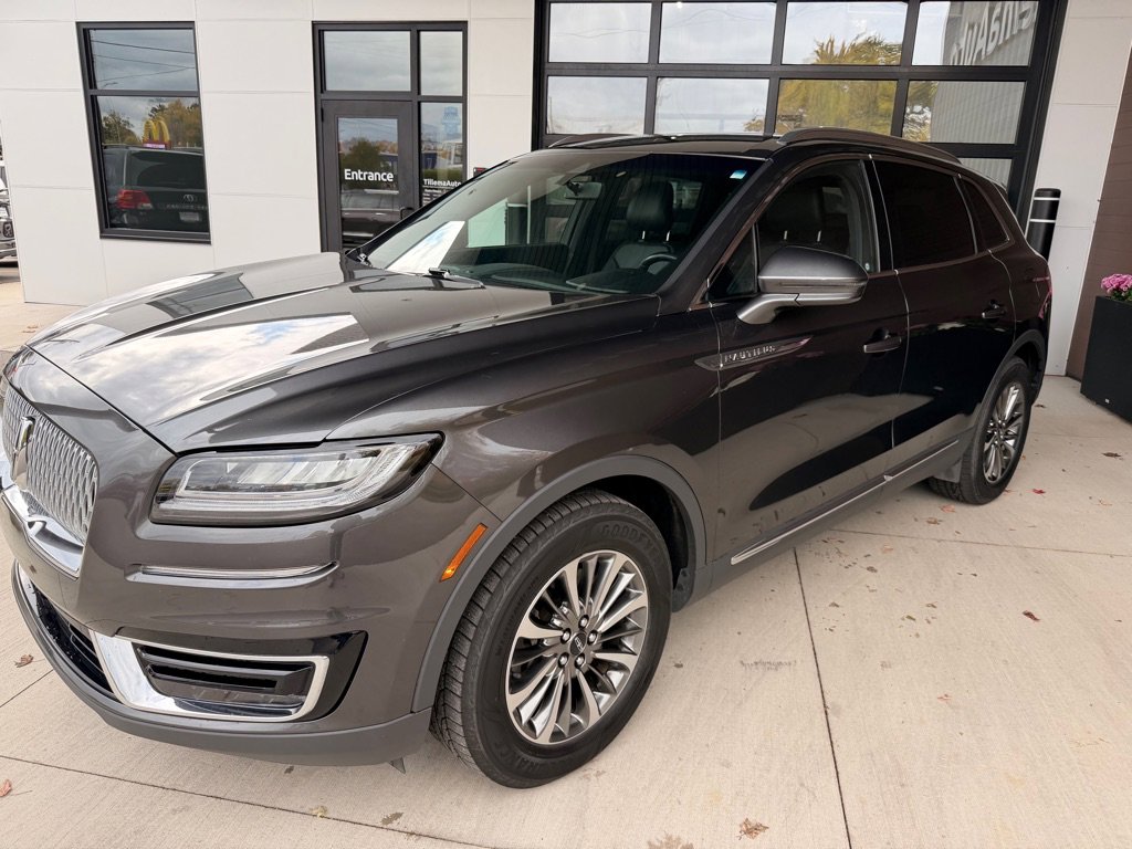 Used 2019 Lincoln Nautilus Select image 3