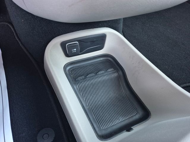 Used 2023 Chrysler Pacifica Touring-L image 21