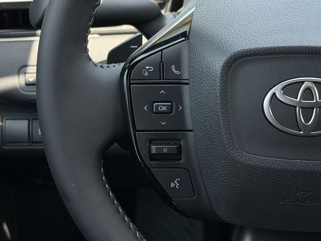 Used 2026 Toyota C-HR AWD/4WD image 13
