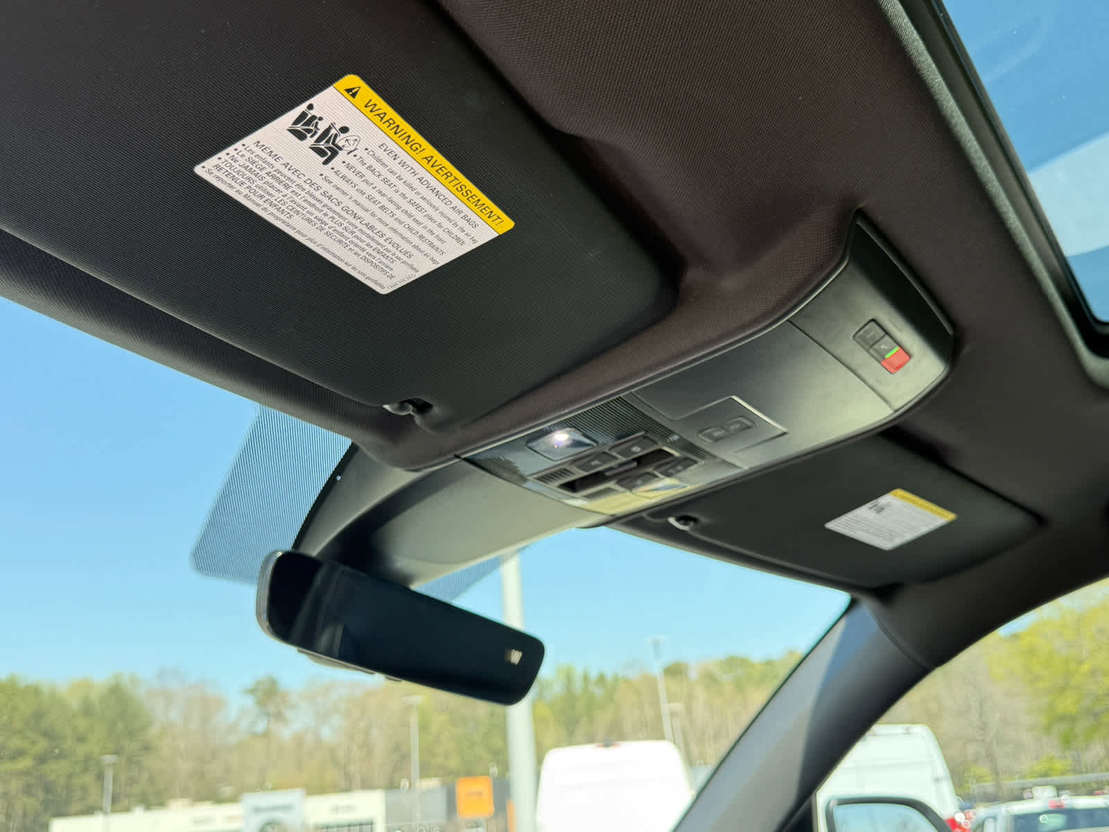 Used 2022 Volkswagen Atlas Cross Sport SEL R-Line image 22