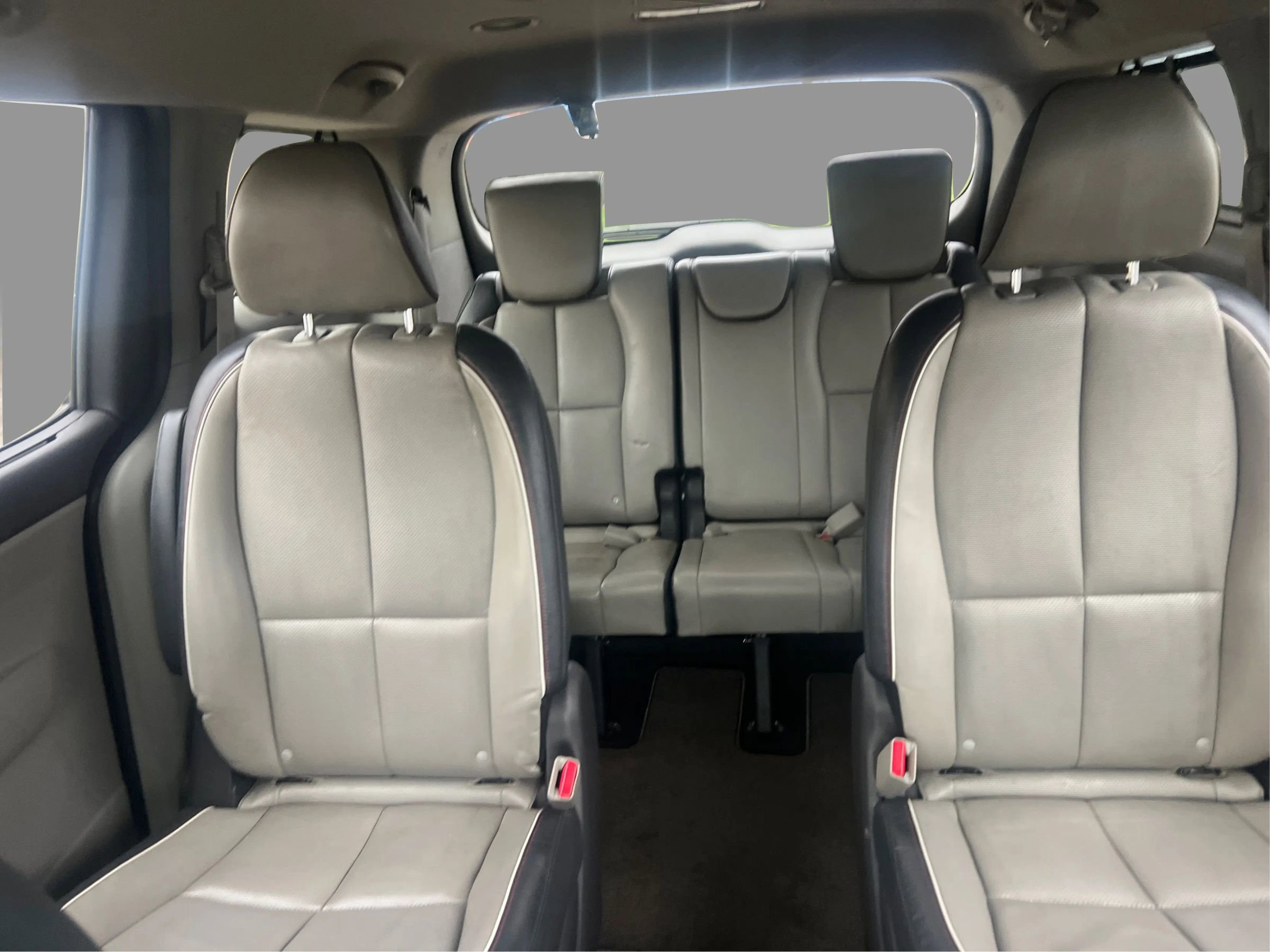 Used 2017 Kia Sedona LX w/ LX Essentials Premium Package image 17