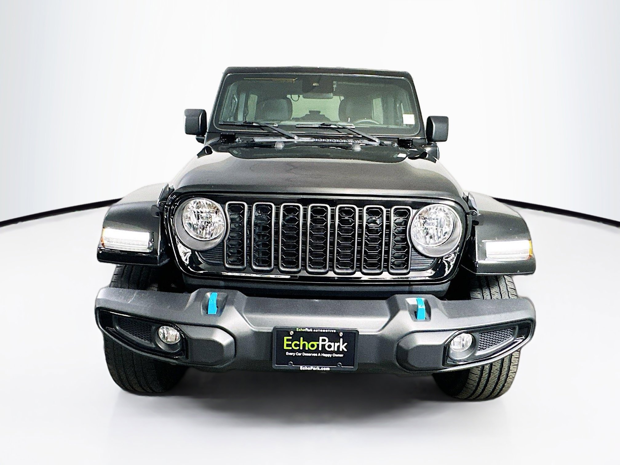 Used 2024 Jeep Wrangler Unlimited AWD/4WD image 2
