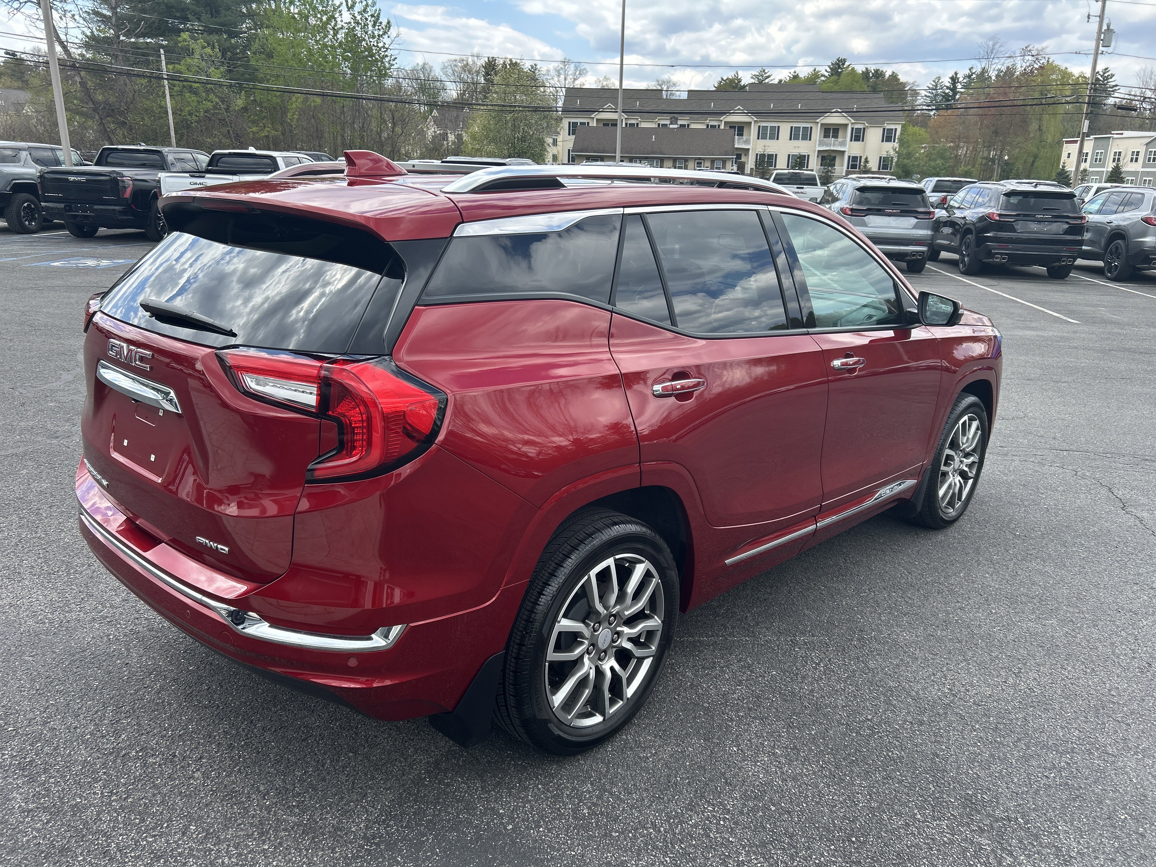 Certified 2024 GMC Terrain Denali w/ Denali Premium Package AWD/4WD image 12