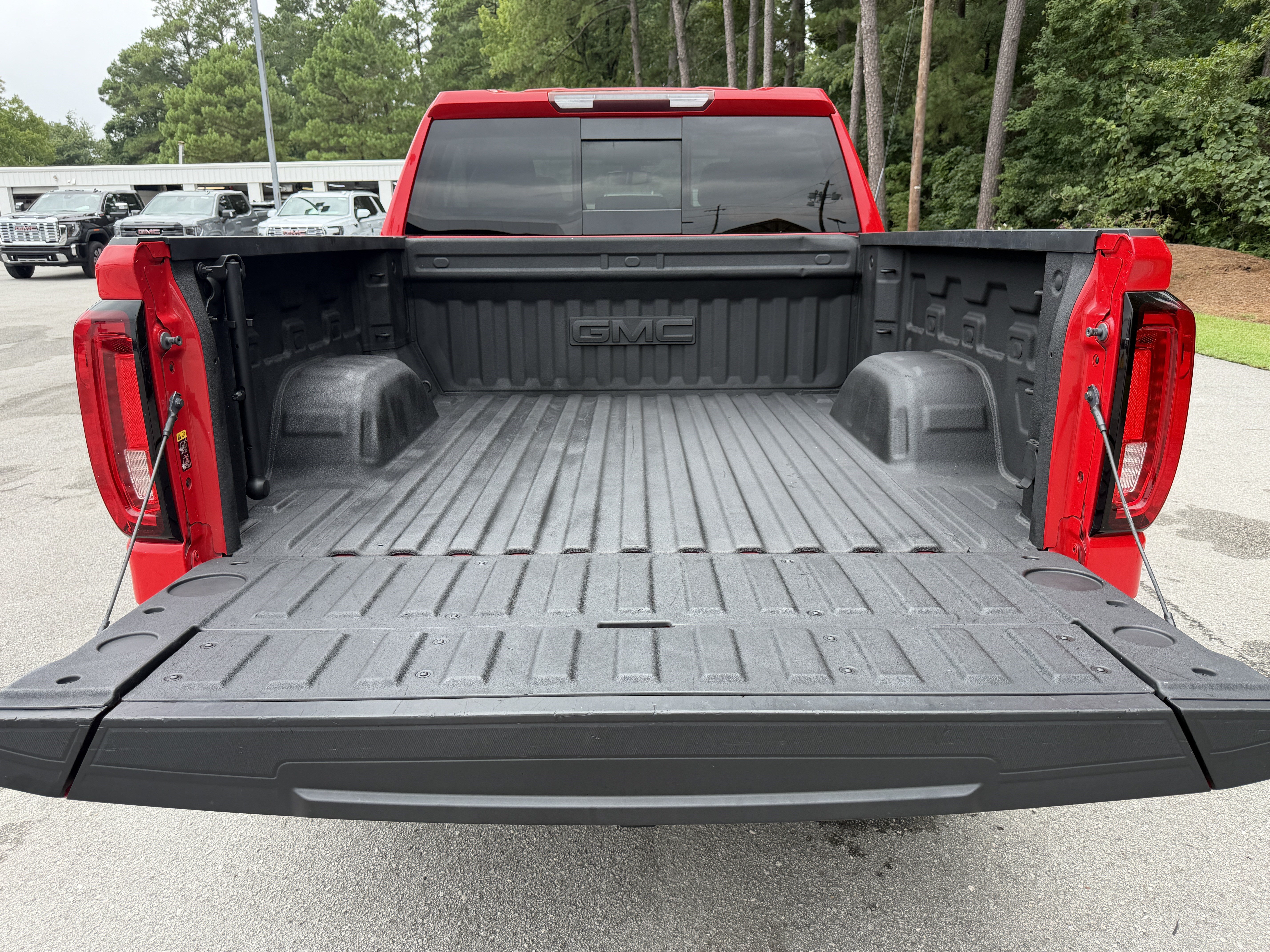 Used 2020 GMC Sierra 1500 SLT w/ SLT Premium Plus Package AWD/4WD image 4