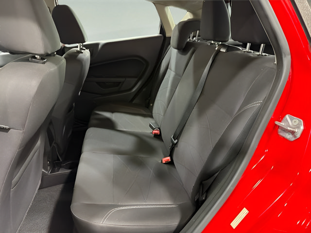 Used 2015 Ford Fiesta SE FWD image 26