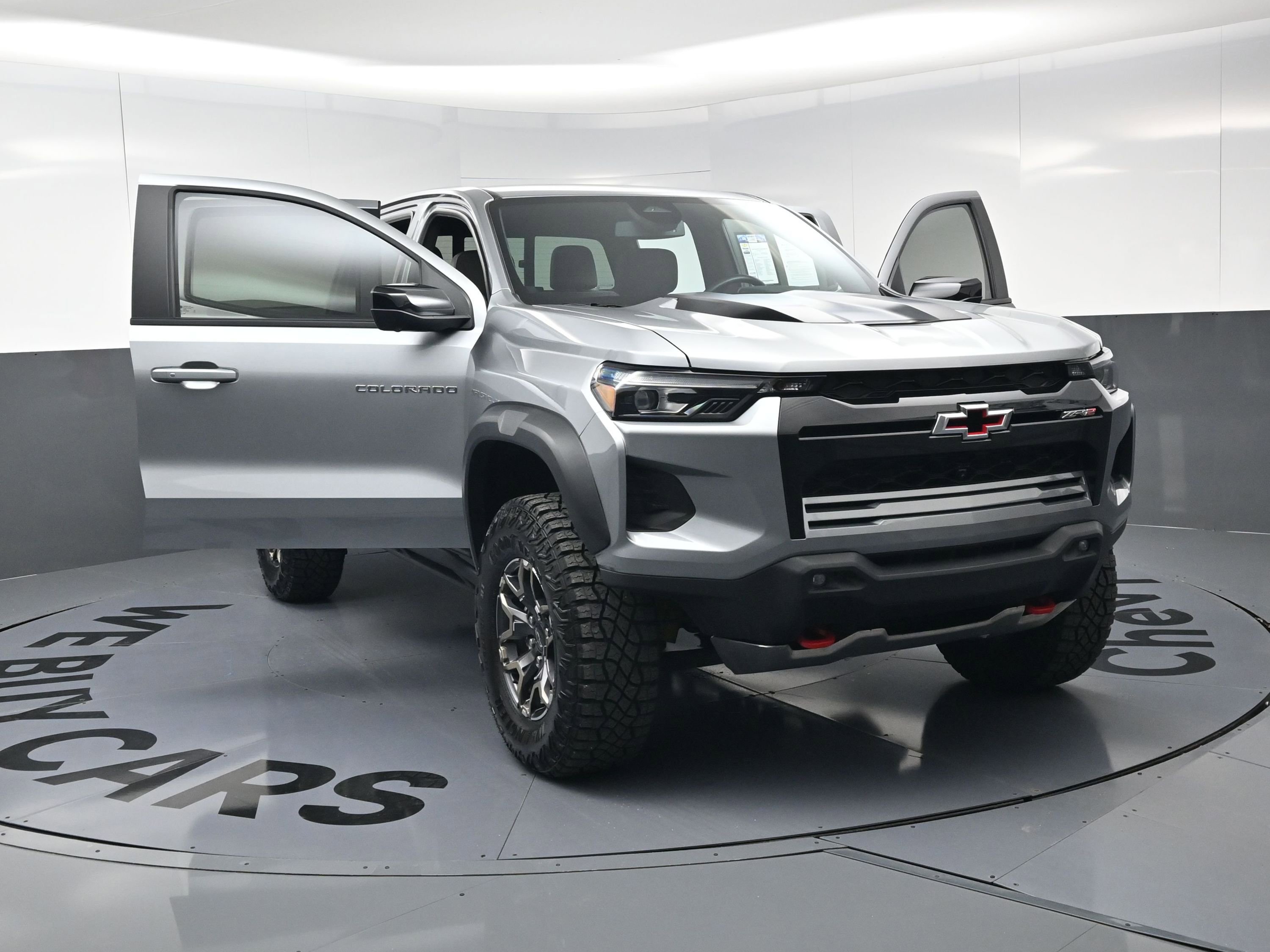Used 2024 Chevrolet Colorado ZR2 w/ Technology Package image 23